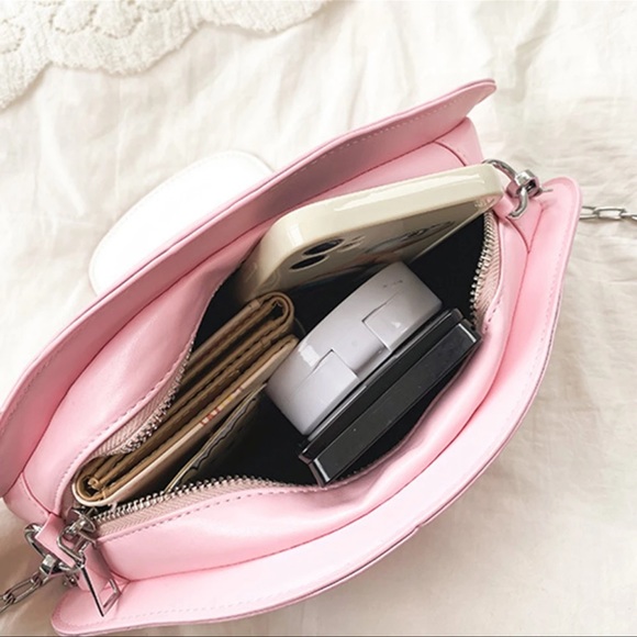 New Faux Leather Whimsical Green Mushroom Crossbody Purse With Detachable Chain - Picture 3 of 4